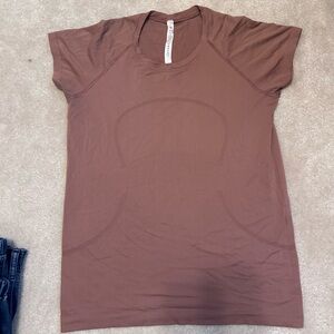 Lululemon Swiftly Tech Short-Sleeve Shirt 2.0 size 12